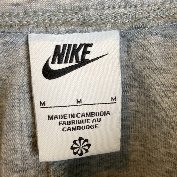 Nike Sportswear Tech Fleece Pants Men's Sz M DR9162-010 Joggers Gym Streetwear - Picture 13 of 16